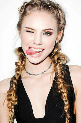 Teen Celeb Scarlett Leithold